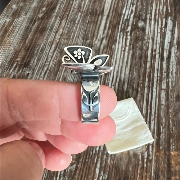 ❌Sold❌James Avery Mariposa Ring Sz 7.5 - Picture 2 of 7